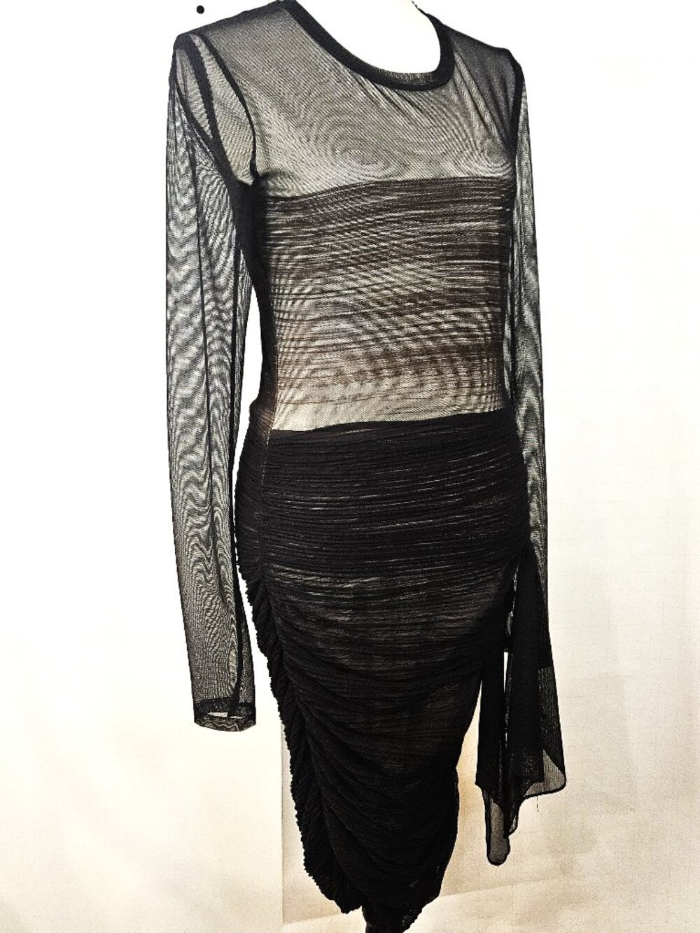 BCBGMAXAZRIA SZ 4 Blk Mesh Long-Sleeve Body-Hugging Knee-Length Silhouette Dress